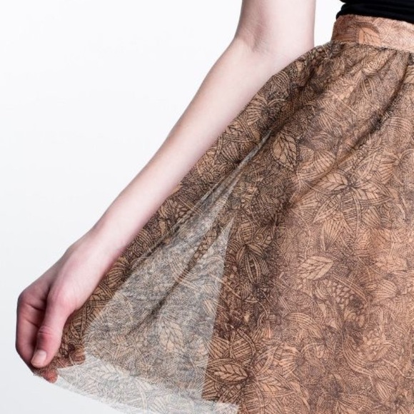 BB Dakota Floral Print Mesh Overlay Mini Skirt - Picture 2 of 7